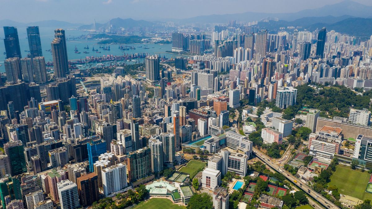 Hongkong chce zpátky turisty. Rozdá na půl milionu letenek